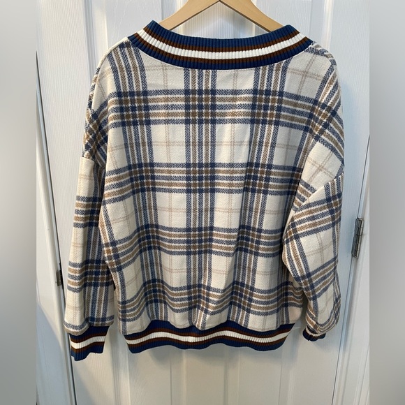 K. S Be Your Style Plaid V Neck Sweater Size 11 - Picture 2 of 4